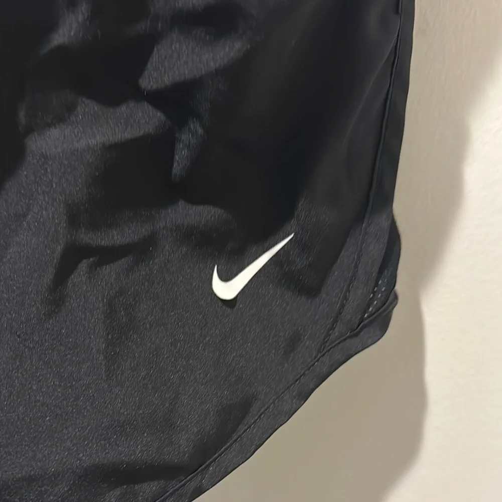 Girls Black Nike Shorts - Picture 4 of 7